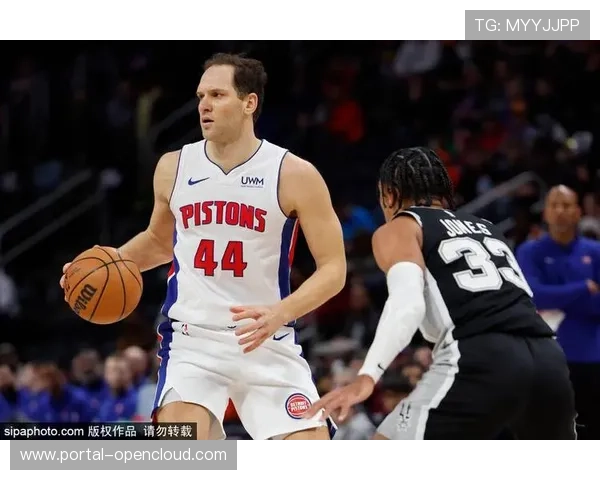 NBA球队薪资空间管理策略精细化,雷霆、公牛等多队交易旨在避税或腾空间 NBA球队薪资空间管理策略精细化,雷霆、公牛等多队交易旨在避税或腾空间