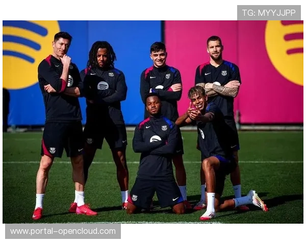 18岁新星伯纳尔一线队首球闪耀诺坎普，弗里克说服其留队